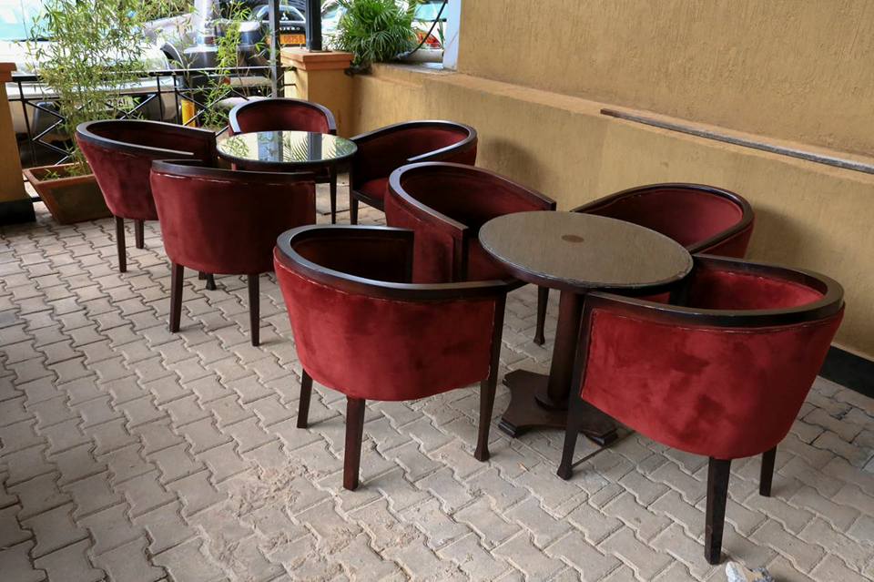 Cosmo Bar & Lounge, Kampala Uganda, Good food in Kampala, Food & Drink,  Top Bar, Top Restaurant, Lounge, Top Bar and Lounge, Food, Beer, Wine, Spirits, Cocktail bar, Amazing beer prices,  Cheap Beer, Great Place to Drink after work , Gins and local beers,  grilled food and wood-fired pizzas,  Chatting and Drinking, Chilling with friends and mates, Date night, Eating and Drinking, Private parties, Drinking and Dancing, Cocktail Bar, Lounge Bar, Party Bar,  Kampala Pub, Lively DJ nights,  Lively Music, Great Beer Drink Out,  Tasteful Delicious food in Kampala, Amazing Drinking Joint in  Kampala Uganda, Ugabox